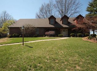 15 Clover Dr, Belleville, IL