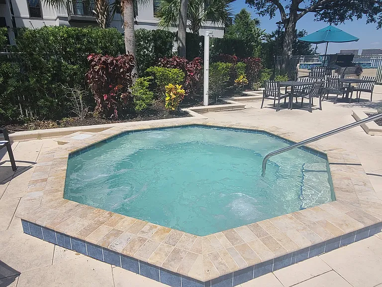 2201 Bay Club Cir — Photo 14