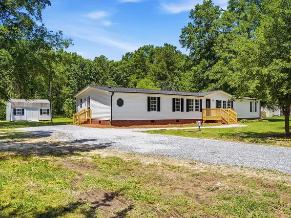 5114 Titan Roberts Rd, Erwin, NC 28339