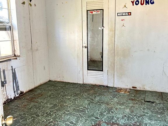 5th image of 335 Pierce Ave