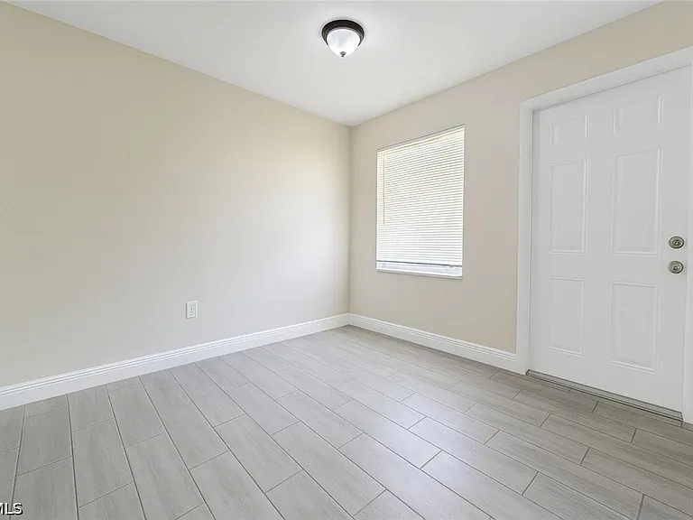 5453 11th Ave — Photo 12