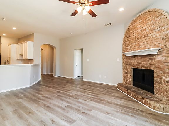 4th image of 846 Mill Creek Cir