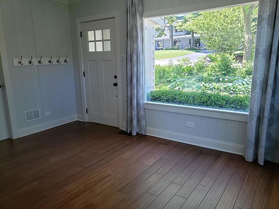 4th image of 426 Woodland Ave