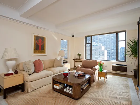 Sold by Sotheby's International Realty | media 10