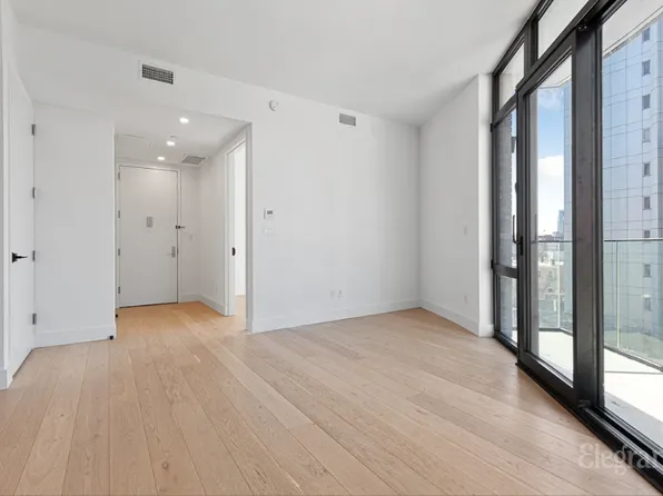 10-64 Jackson Avenue image 3 of 9