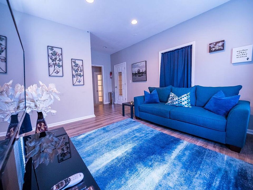 1st image of 9528 Kings Parade Blvd
