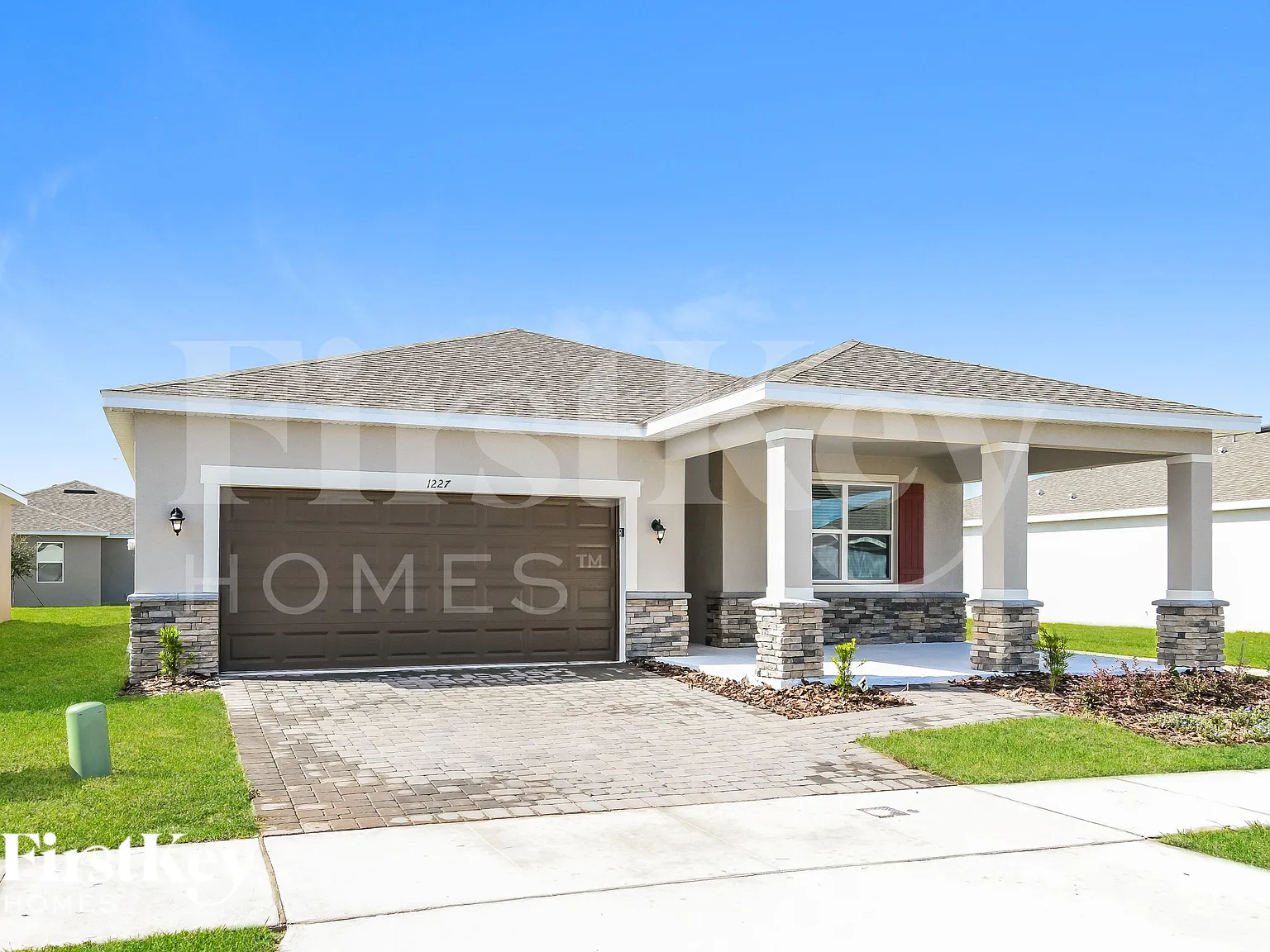 4 bed, 2.0 bath, 2001 sqft, $2,245 — Photo 2