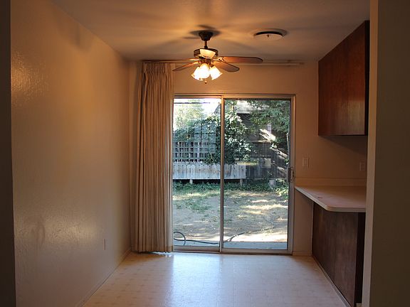 4th image of 33 Park Ave