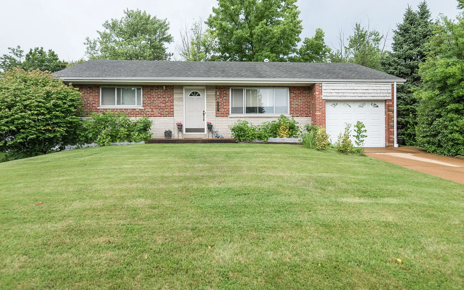 8705 Madeira Dr photo 1