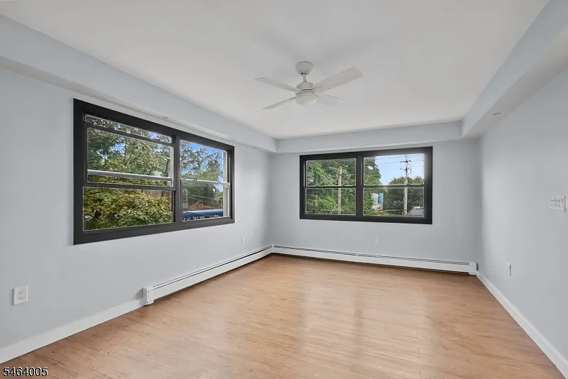 2 bed, 1.0 bath, $2,100 — Photo 4