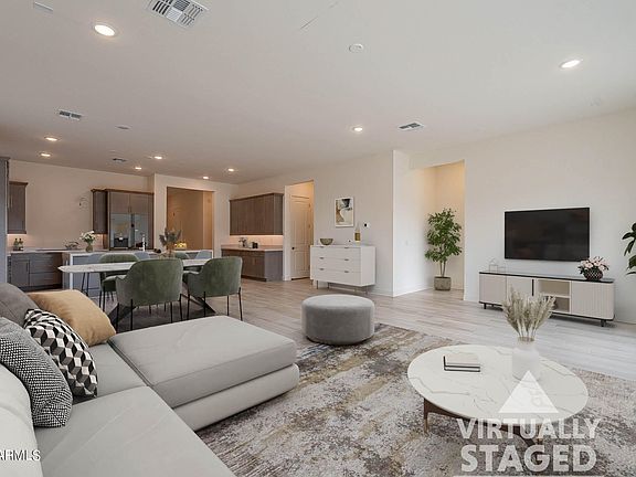 4th image of 21365 W MEADOWBROOK Avenue