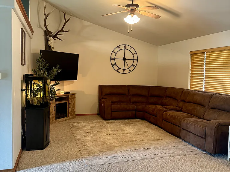 1181 E Elderberry Cir — Photo 4