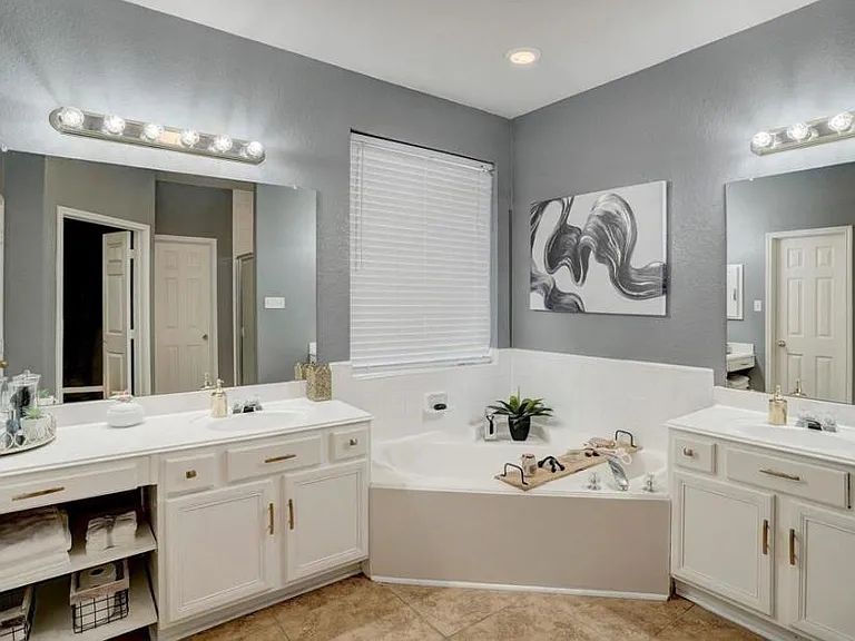 16523 McCormick Dr — Photo 4