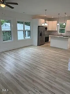 3 bed, 2.5 bath, $2,100 — Photo 2