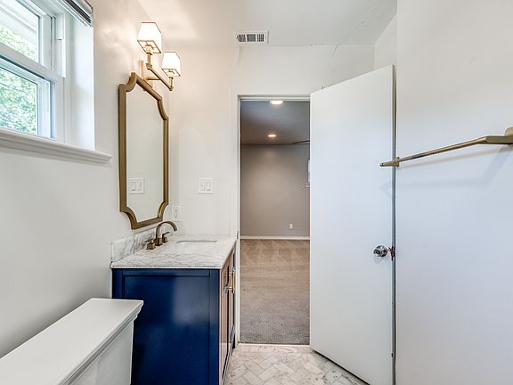 3rd image of 8705 Gladwood Ln