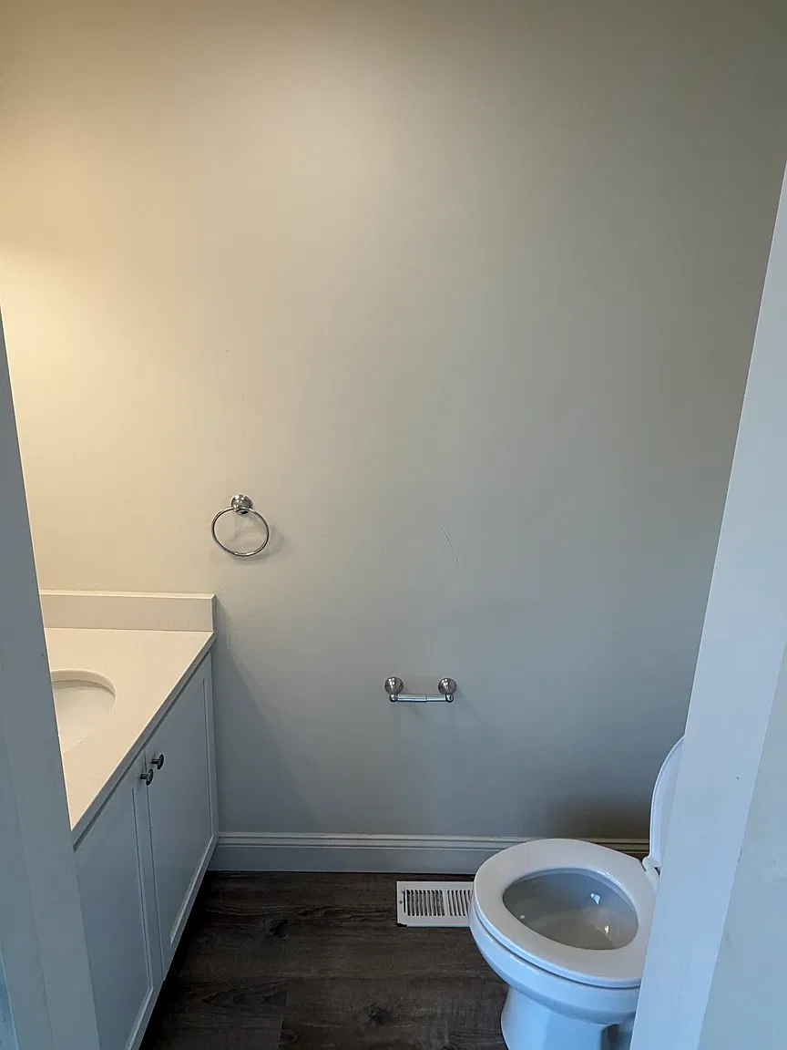 3 bed, 2.5 bath, 1456 sqft, $3,300 — Photo 4