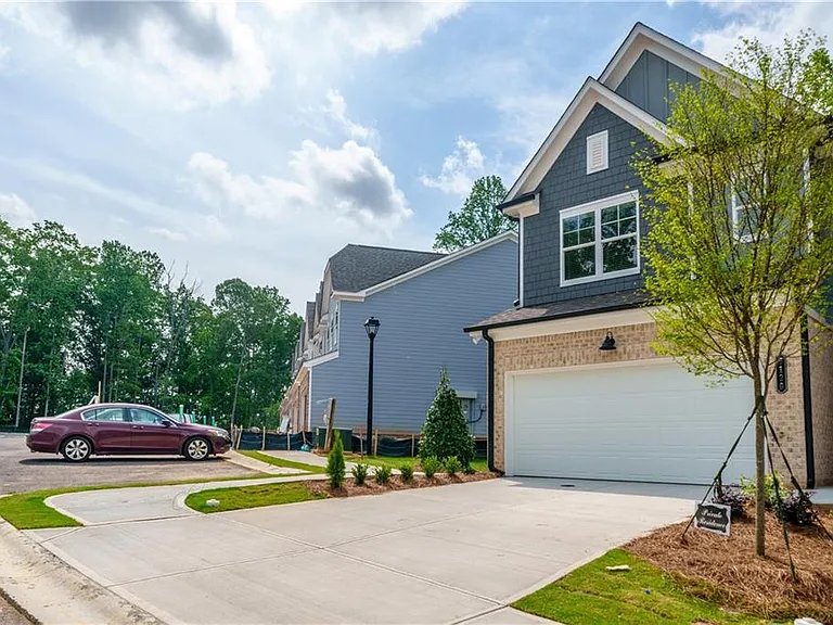 5120 Hillington Way — Photo 7
