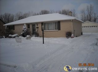 27 Sandy Ln, Buffalo, NY 14227