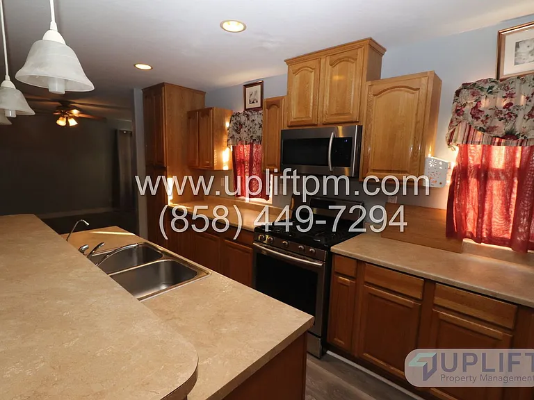 5304 Nutmeg St — Photo 5
