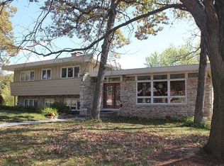 6104 Queens Way, Monona, WI 53716