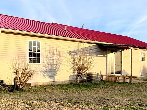 3rd image of 118 Waterford Ln