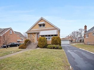 4240 W 108th Pl, Oak Lawn, IL
