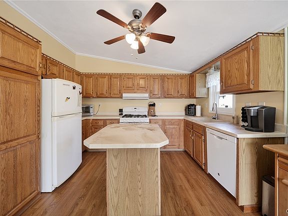 5th image of 43 Whitcomb Rd
