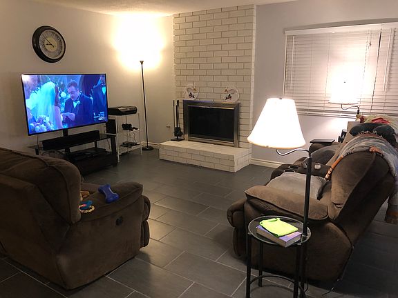 5th image of 425 Oakmont Dr