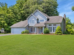 47 Edenfield Rd, Penfield, NY 14526