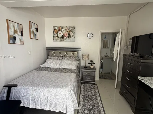 7833 Plantation Blvd #2, Hollywood, FL 33023