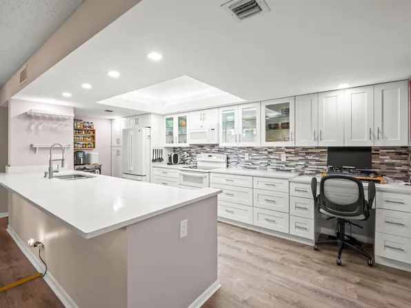 2455 Lindell Boulevard #3202, Delray Beach, FL 33444