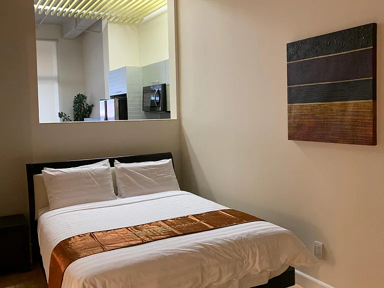 Suite #9 - 2 bed/1 bath - 979 sq ft.