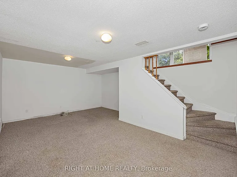 1 Kincardine Dr — Photo 23