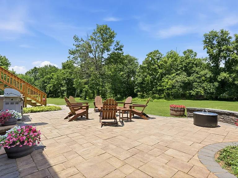 1682 Creek Rd — Photo 46