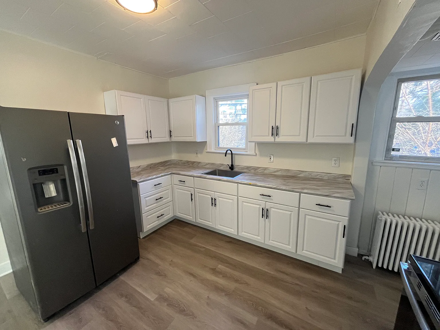 3 bed, 800 sqft, $1,950 — Photo 3