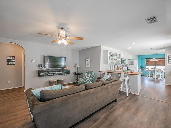 4th image of 10937 Colonial Heights Ln
