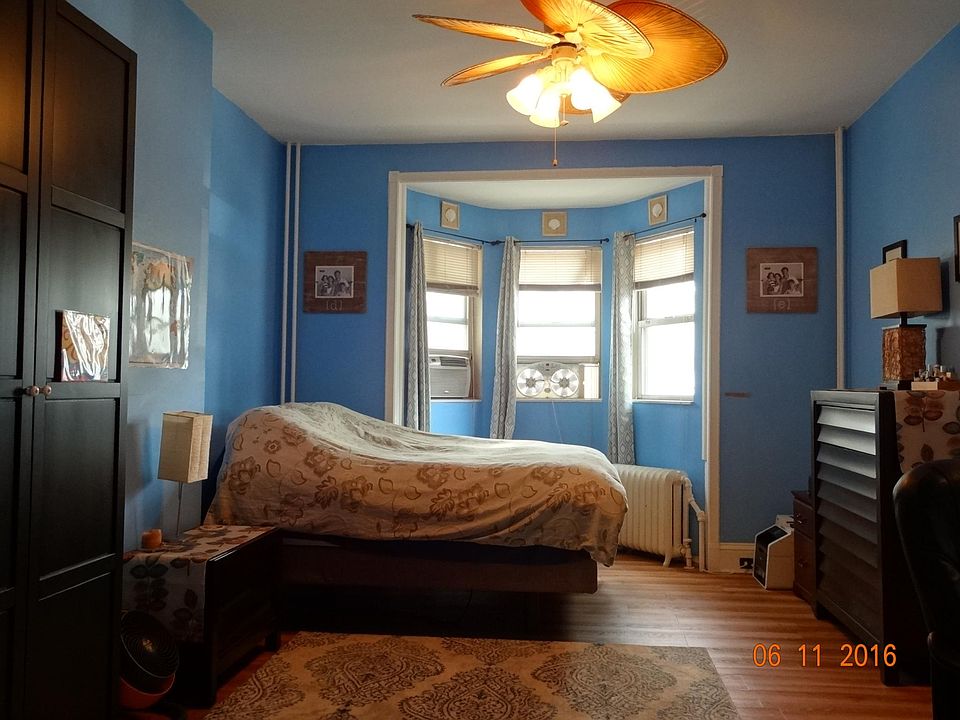 1st image of 4014 Ditmars Blvd