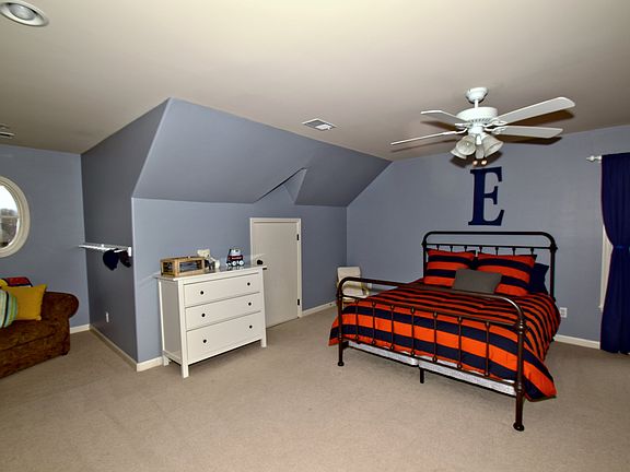 3rd image of 1268 Bull Creek Ln