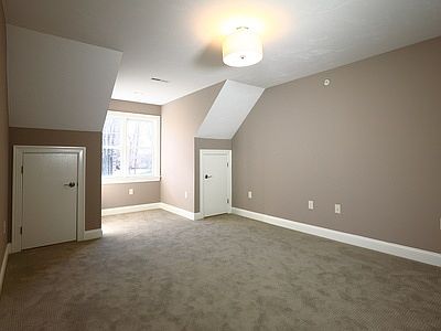 5th image of 10 Canton Ct