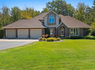 1631 Ravine Dr, Green Bay, WI 54313