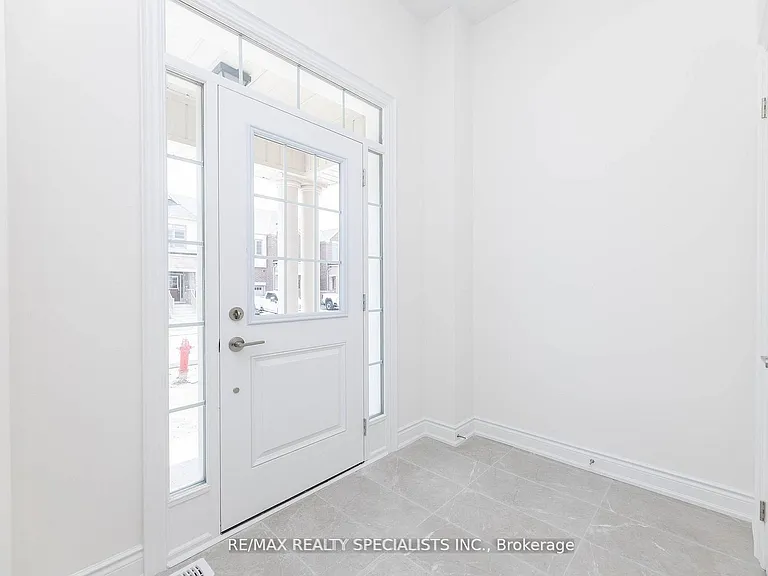 86 Bermondsey Way — Photo 2