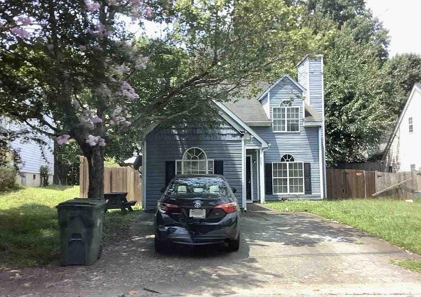 1st image of 606 Rays Ln SE