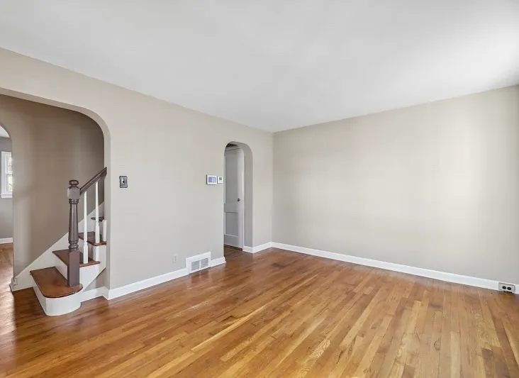 199 Kearny Ave — Photo 2