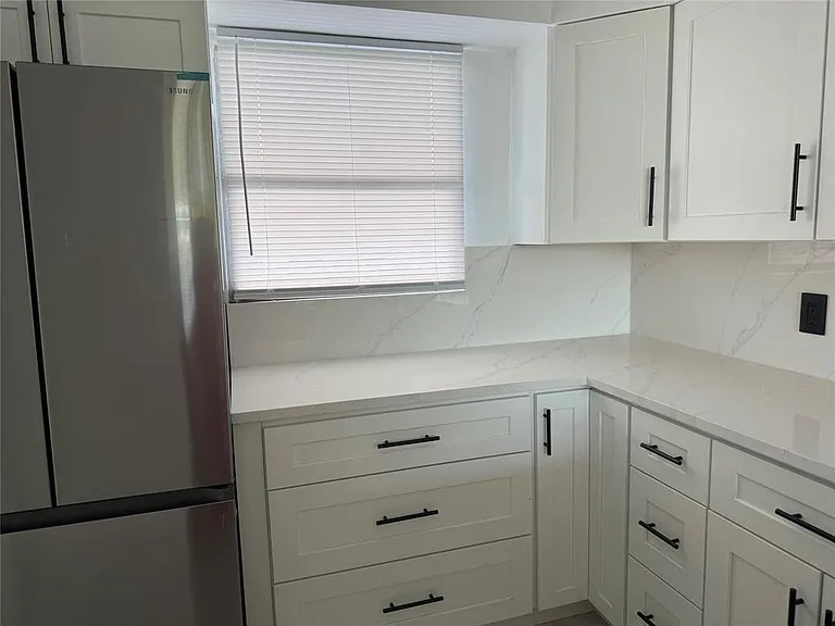 112 Royal Park Dr #4B — Photo 10