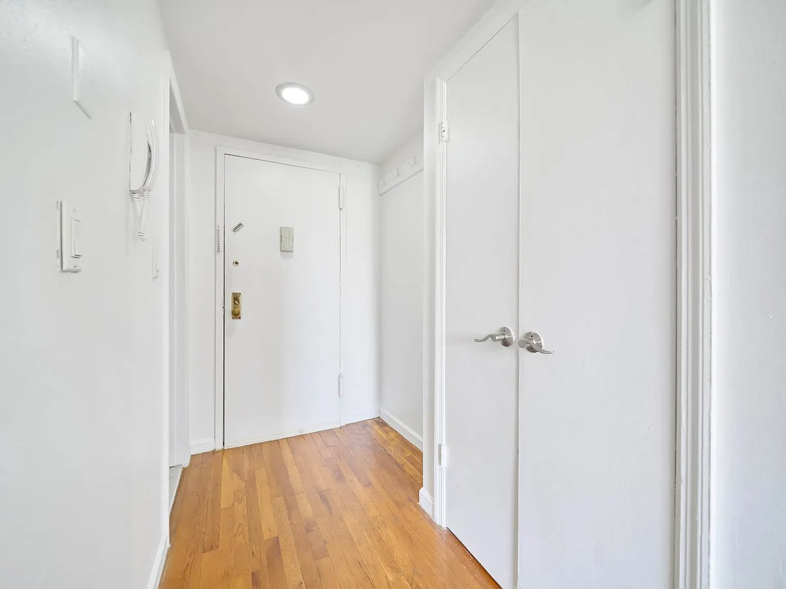 458 West 52nd Street — Photo 4