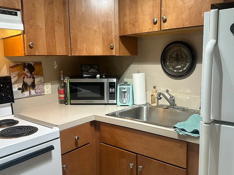 907 Beacon St #1 — Photo 6