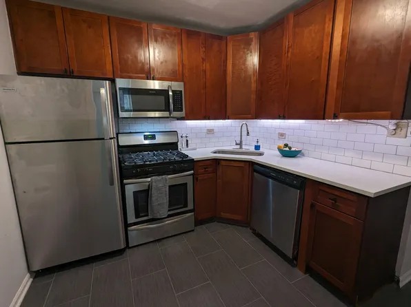 2040 W Birchwood Ave APT 1, Chicago, IL 60645