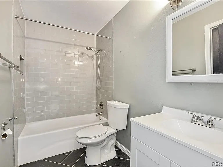 9228 Butterwood Ct — Photo 10