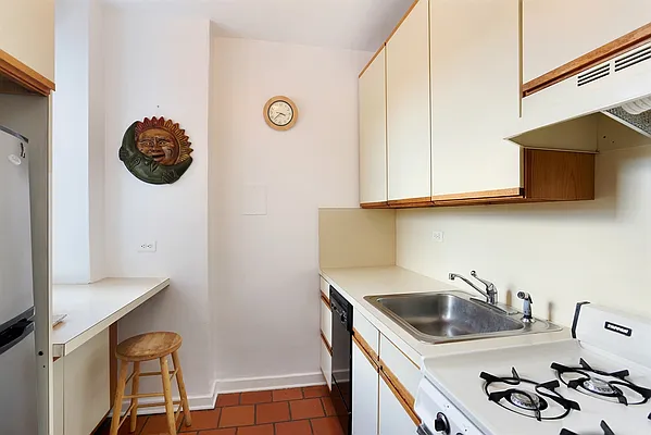 Sold by Corcoran | media 8