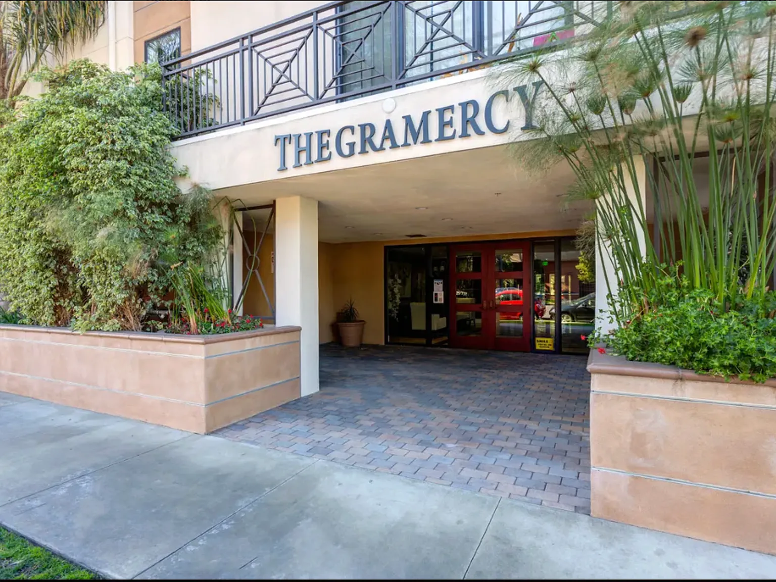 3 bed, 1504 sqft, $4,400 — Photo 2
